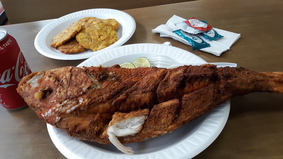 Pargo Rojo Frito Con Tostones